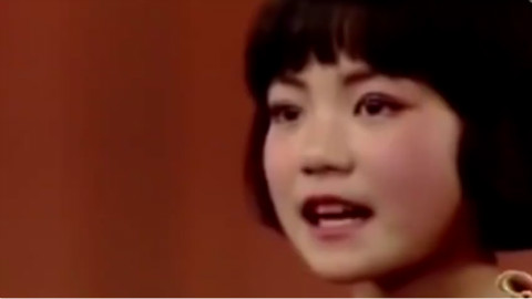天后王菲_14岁演唱《大海啊故乡》小时候就是个高音公主